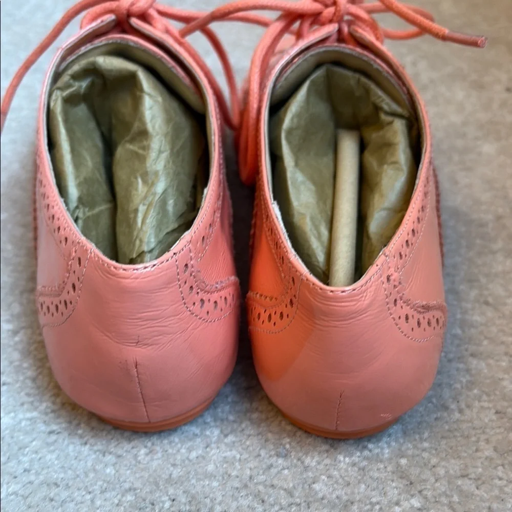 🕊️ Cole Haan Orange patent leather Oxford